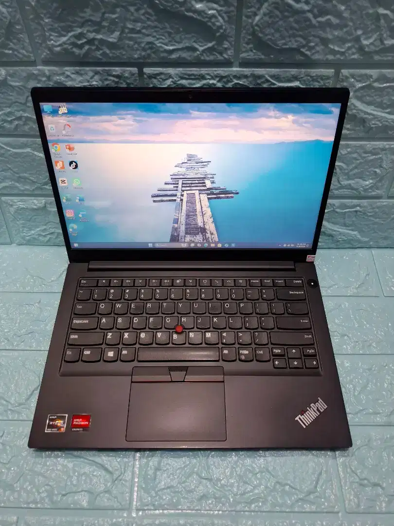 Lenovo ThinkPad E14 Amd Ryzen 5-5500U Fam 16GB Ssd 256GB