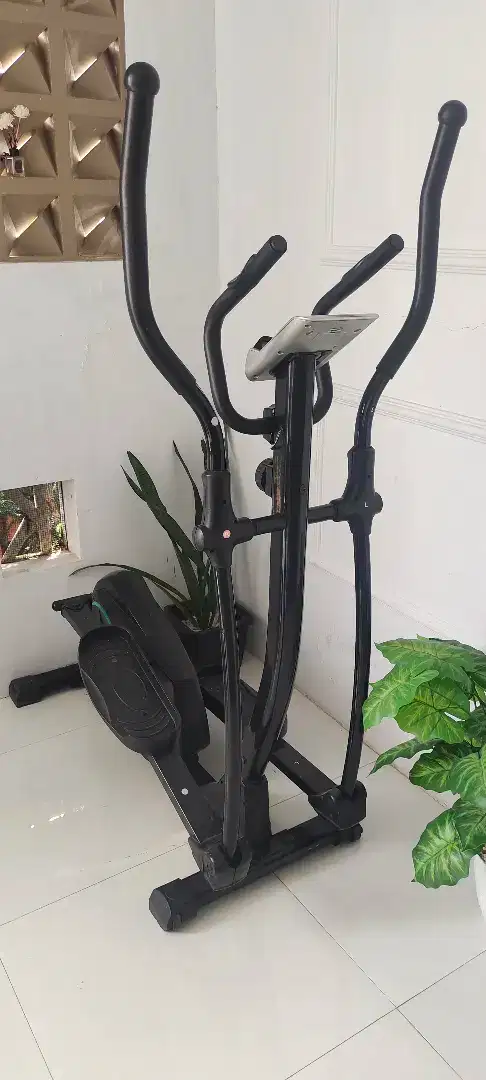 Alat Olahraga elliptical