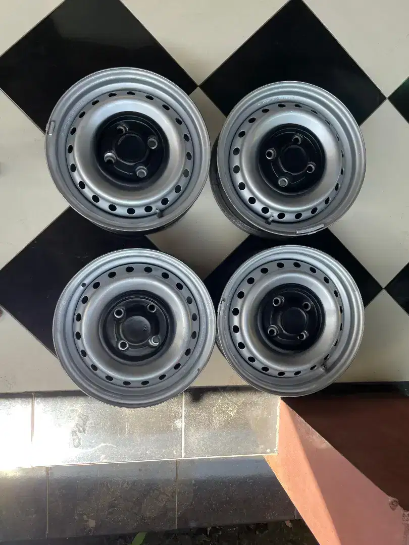 Velg 14 kaleng xenia wuling avanza kijang pcd 4x114