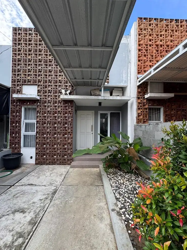 Jual Rumah Cantik beserta isinya, Cisasawi, Cihanjuang, Bandung