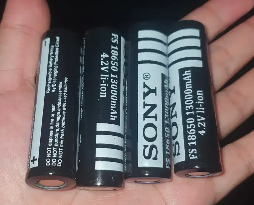 Baterai Rechargeable Sony 13.000 mAh ukuran besar diatas AA