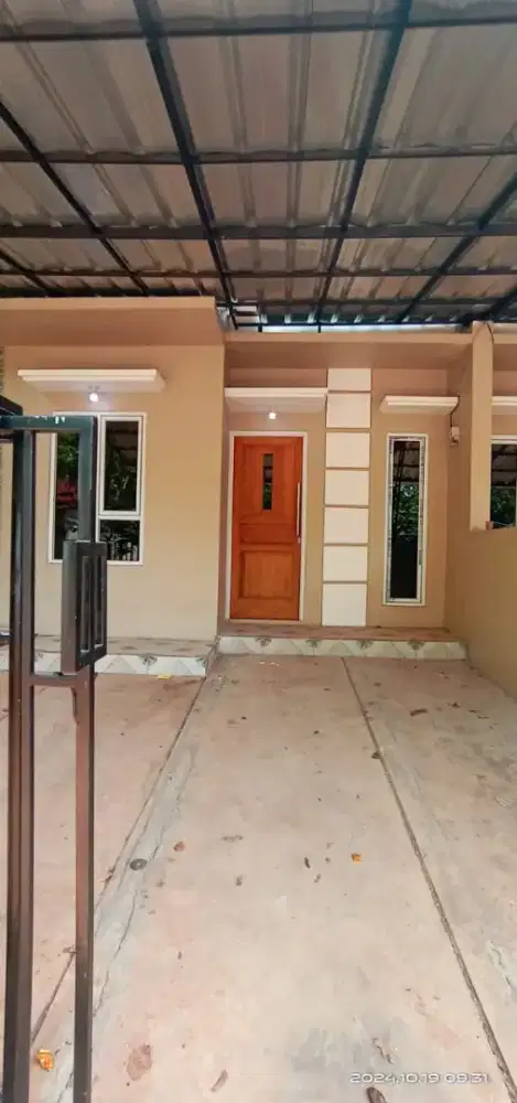 Dijual rumah baru 30menit ke TMII hrga 390jt nego
