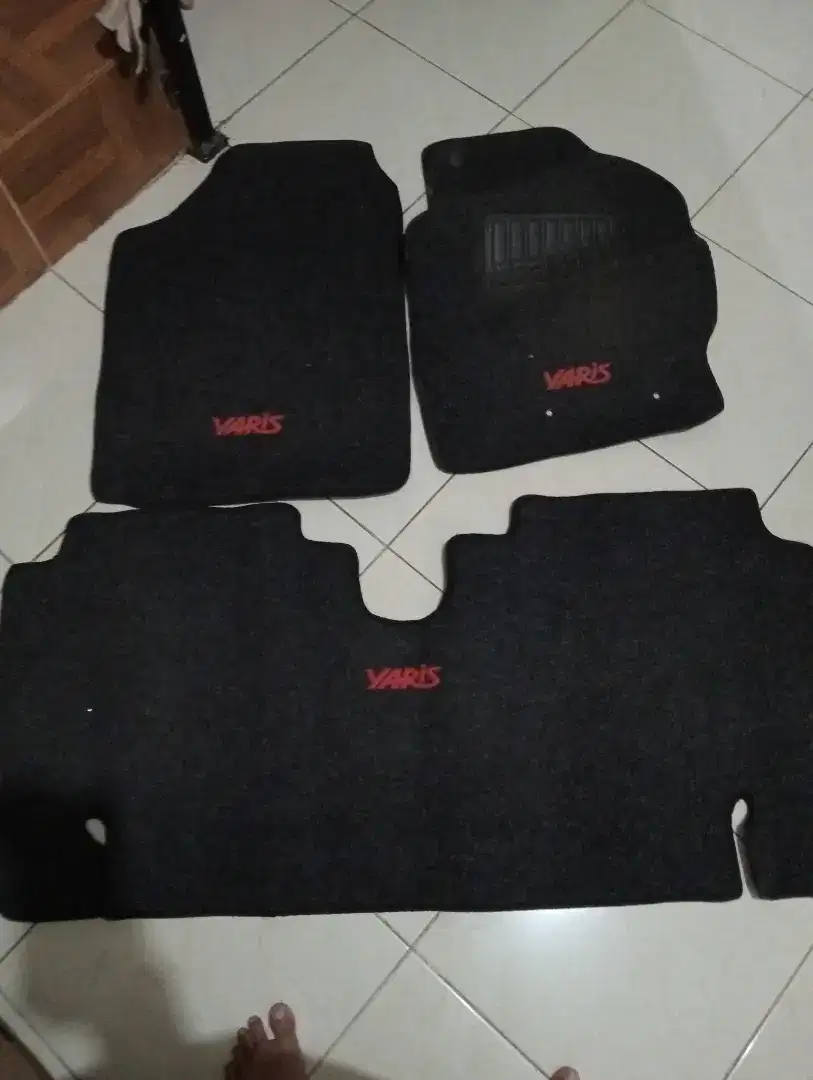 Karpet bulu copotan dari Toyota yaris