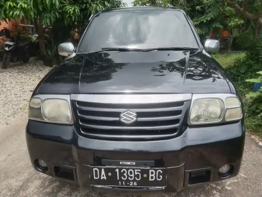 Dijual SUZUKI ESCUDO 1.6 type XC (Limited Edition) th.2006 warna hitam