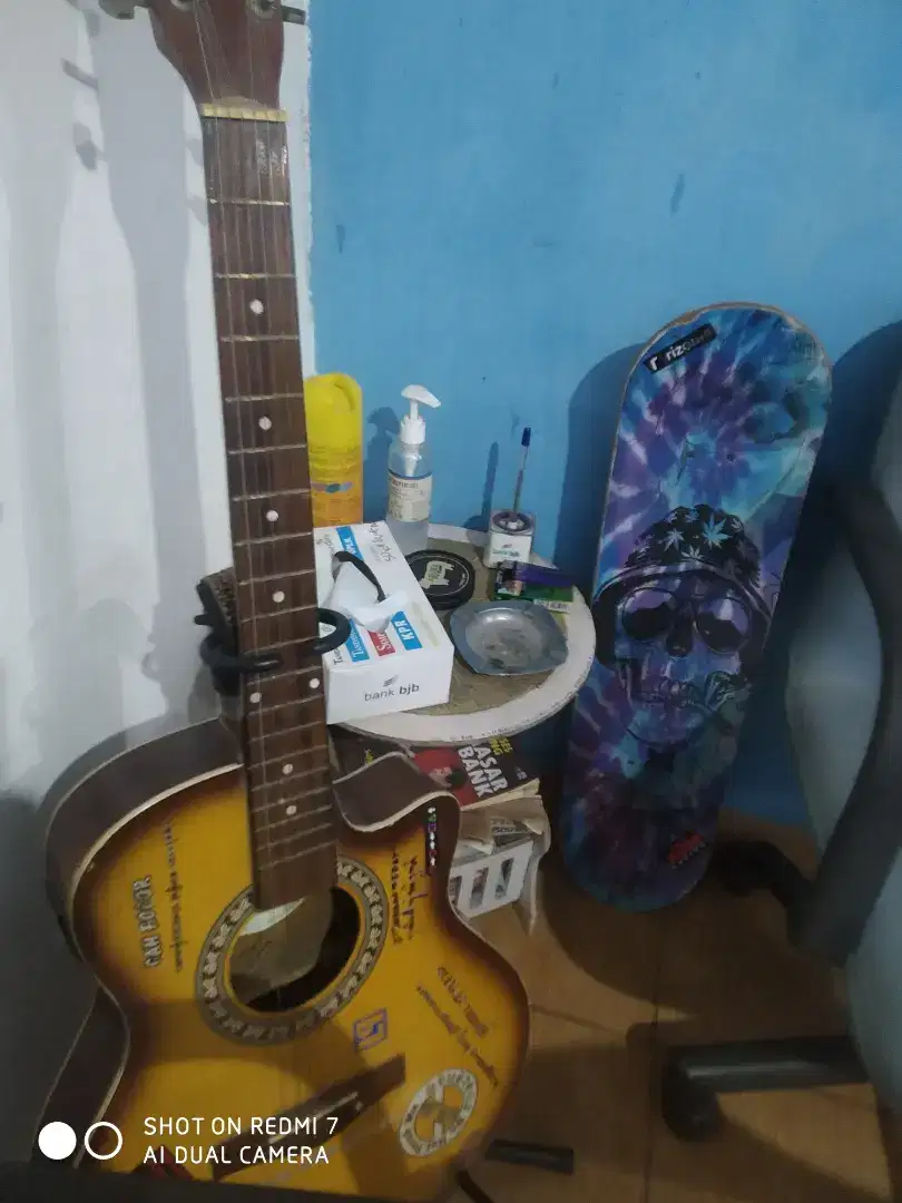 di jual gitar akustik