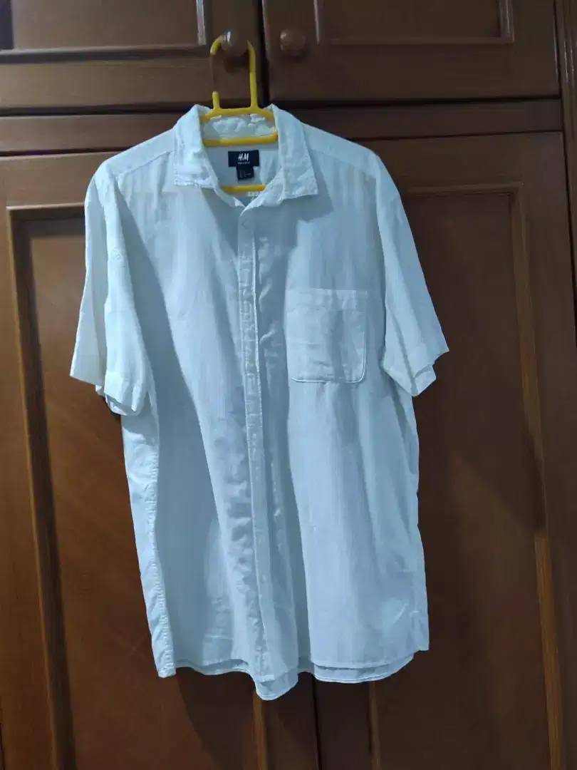 Dijual cepat kemeja H&M putih size Reguler fit