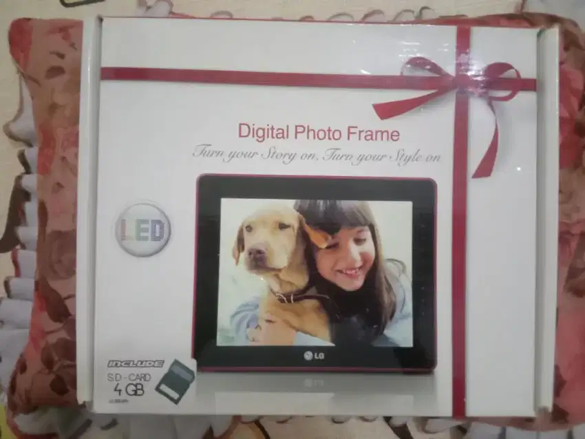 LG Digital Photo Frame LED  *BrandNew*