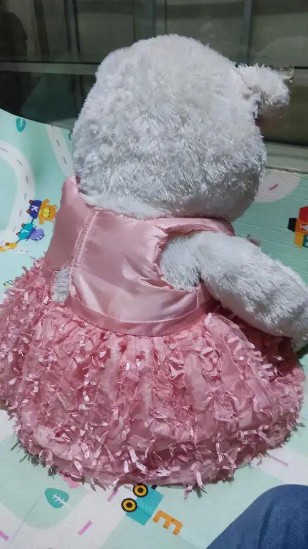 Boneka beruang putih