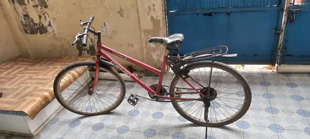 Sepeda bmx warna merah