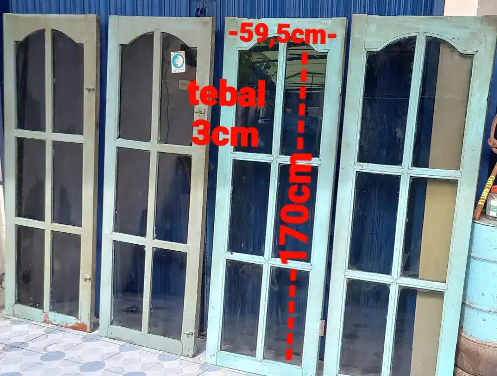 Jendela tinggi vintage