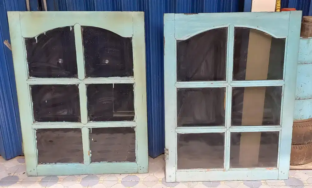 Jendela kayu vintage