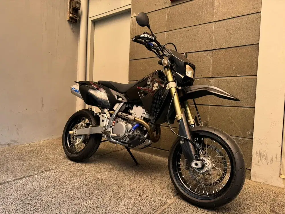 Suzuki DRZ 400 SM / DR 400