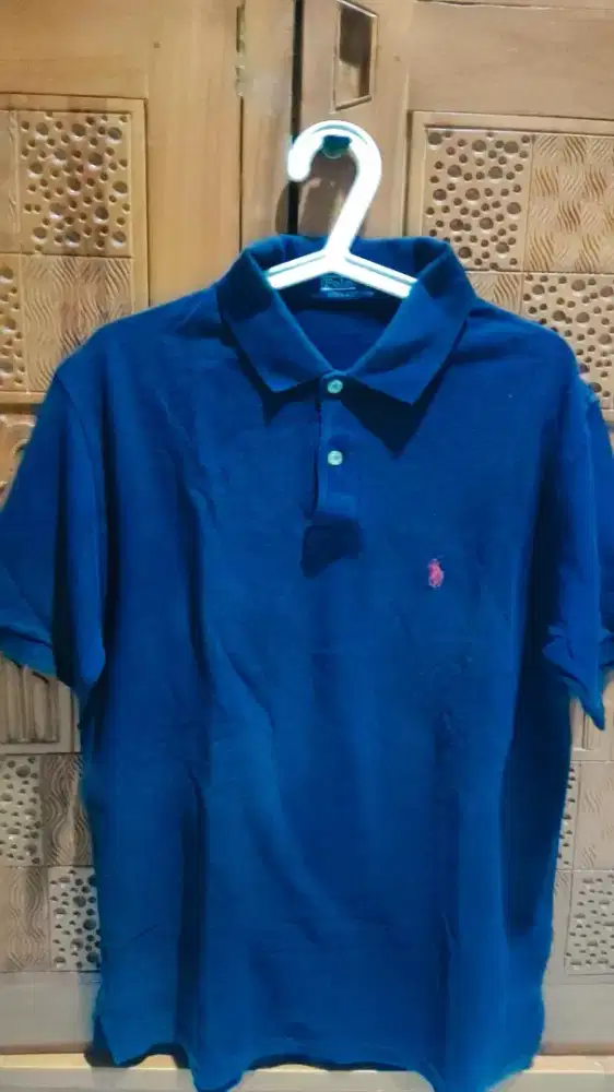 Poloshirt hitam
