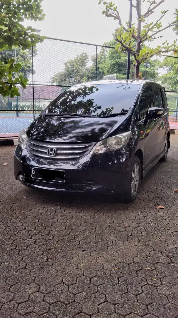 Honda Freed 2010 Mulus hitam Honda Fred Frit