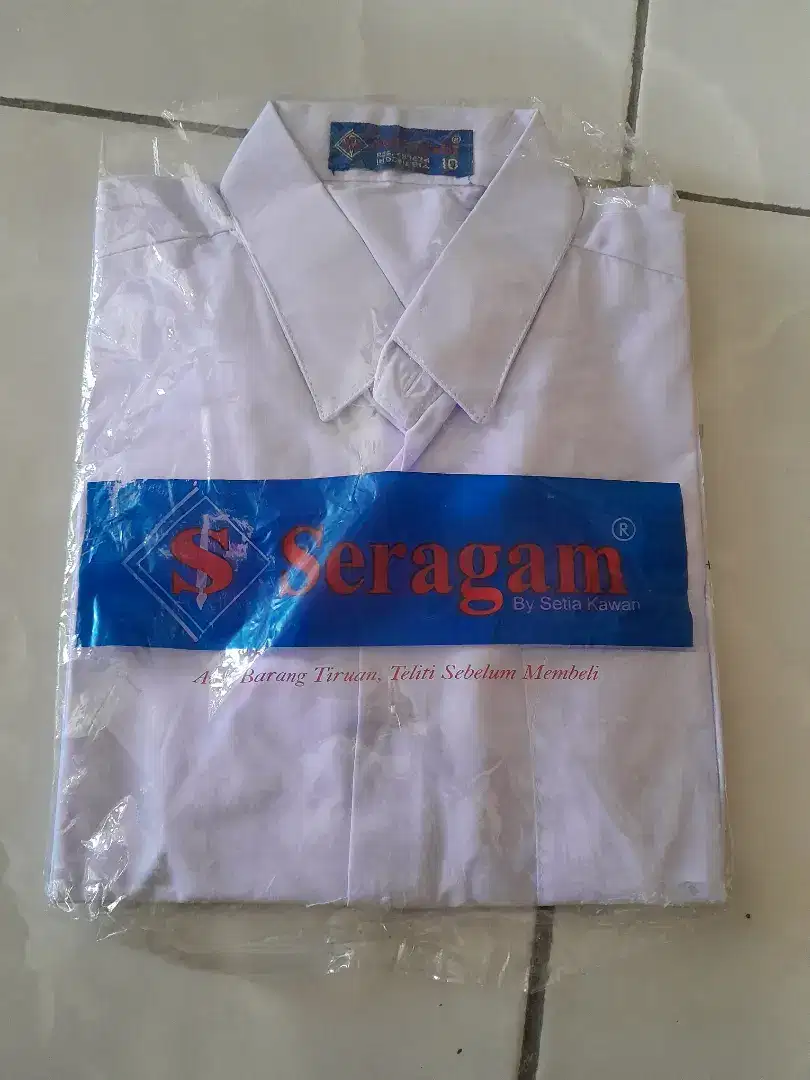 Baju seragam tangan panjang anak