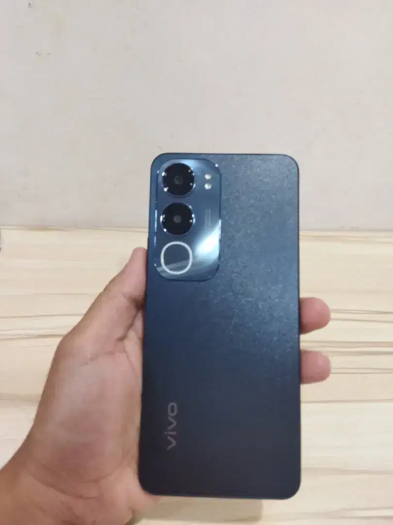 VIVO Y19S 4/64 Black and white