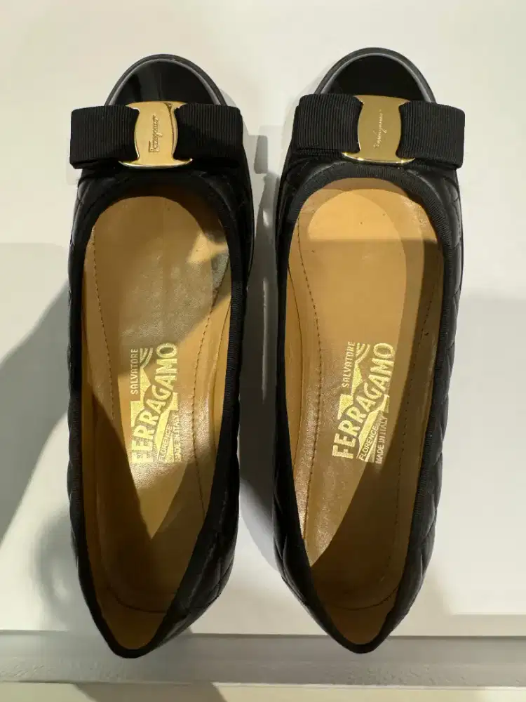 SEPATU WANITA SALVATORE FERROGAMO SIZE 6 ORIGINAL PRELOVED