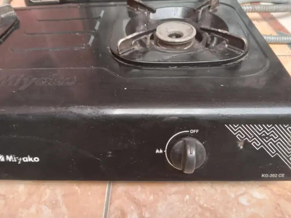 Kompor Miyako 2 Tungku dengan selang Regulator Berfungsi