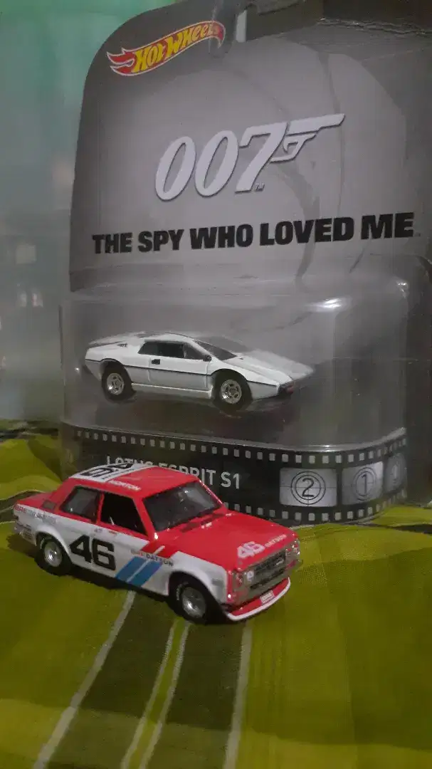 Lotus Esprit S1 dan Datsun