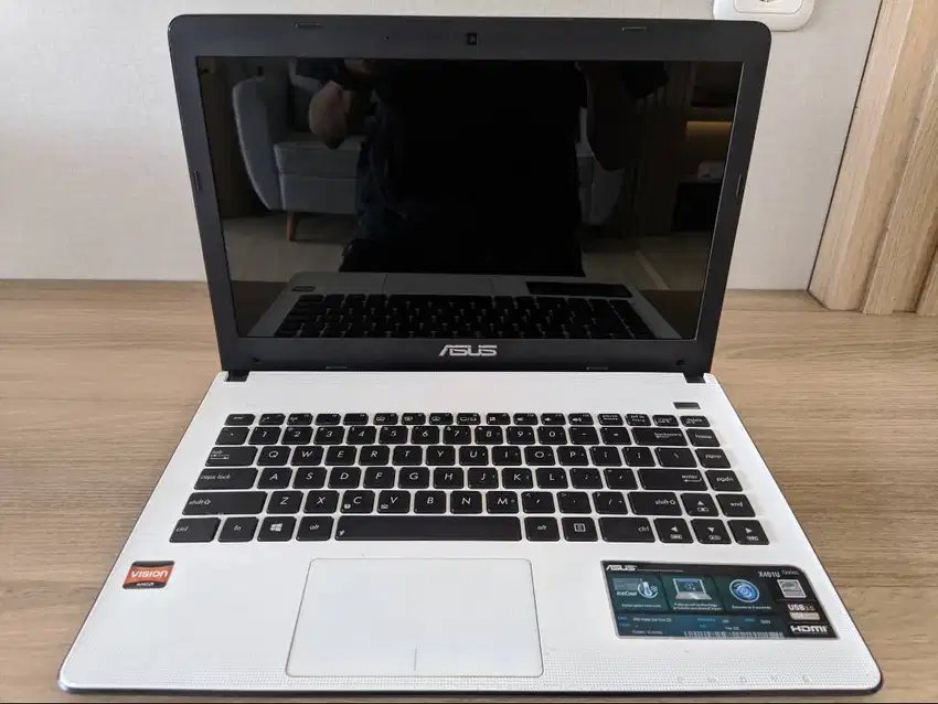 Laptop Asus X401U AMD C-60 Ram 2GB SSD 128GB