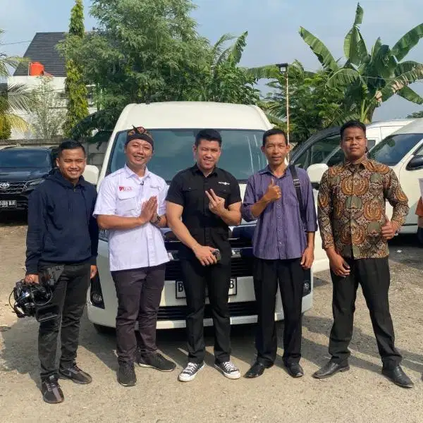 Rental mobil murah g lepas kunci sewa innova zenix fortuner alphard el