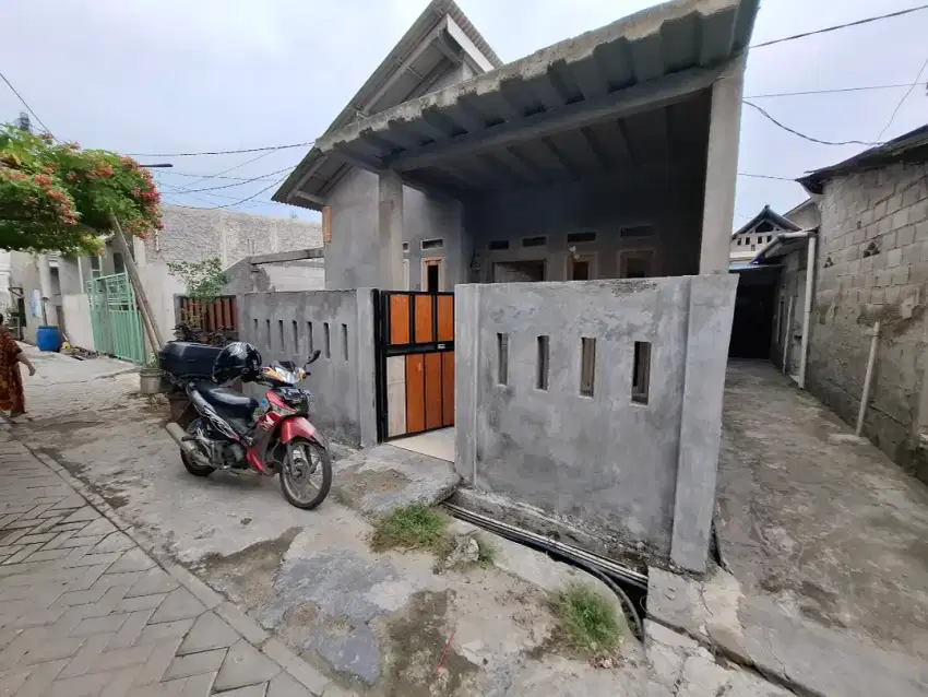 Rumah Di Sepatan Timur
