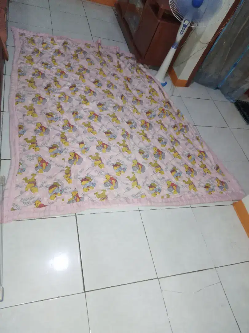 Selimut bedcover motif pooh,P230cm L210cm,halus tebal 1,5cm, bisa nego