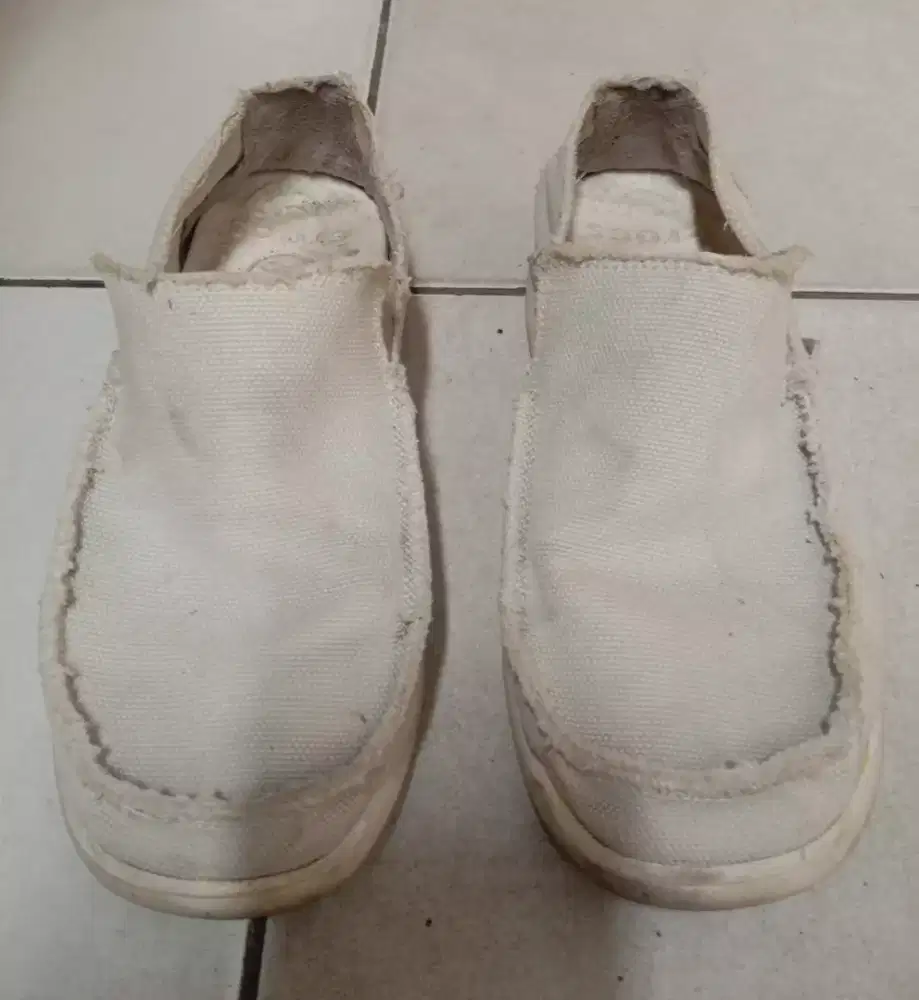 Sepatu original CROCS no 38 .