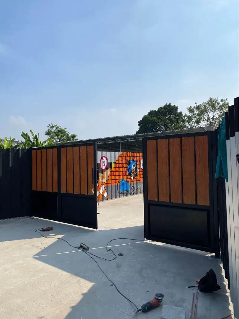 Pagar Besi minimalis Grc motif kayu