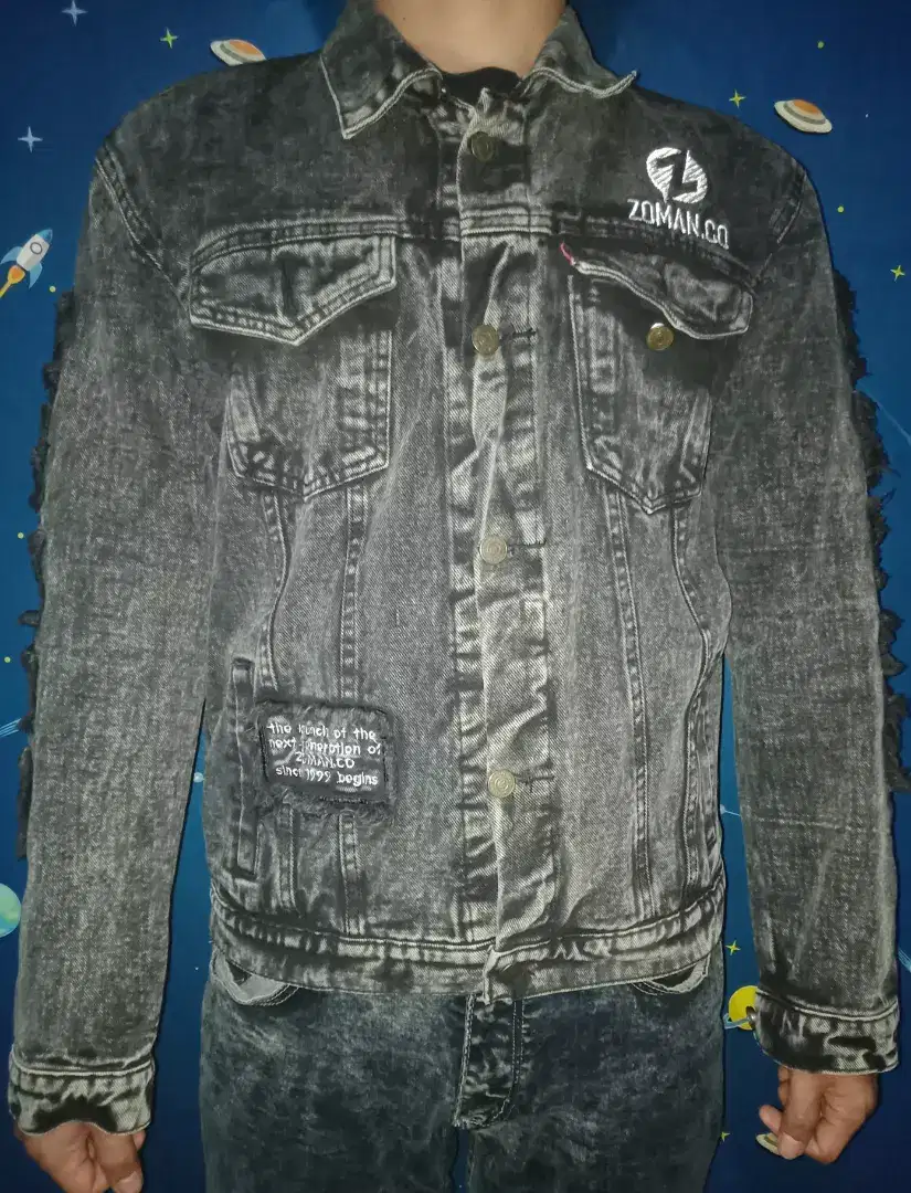 Jacket Levis merk Zoman, warna silver dark, size L, kondisi like new.