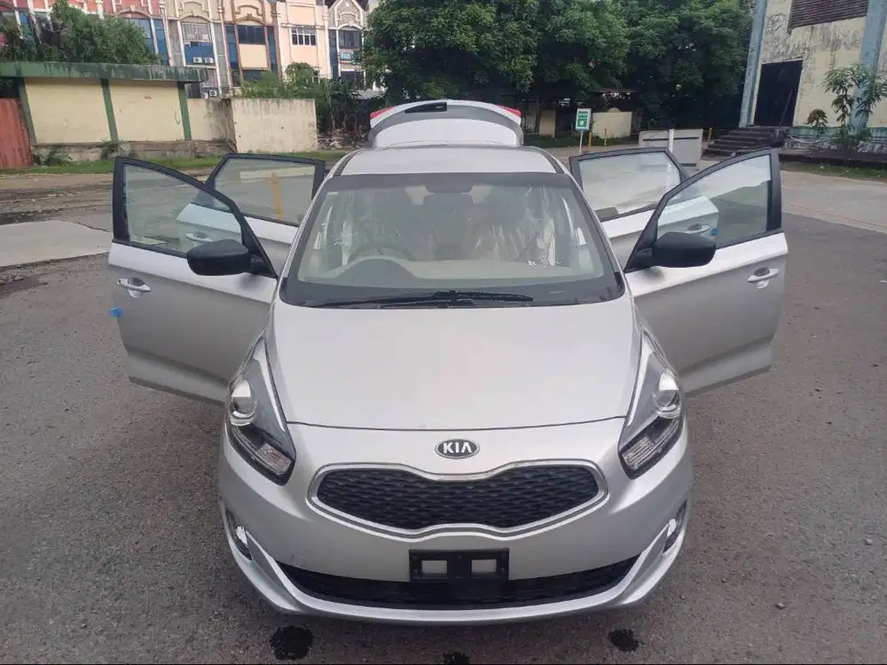 Toyota Innova carens unit baru