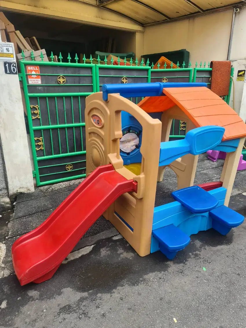 Step 2 Fun Center Playhouse Slide / Perosotan