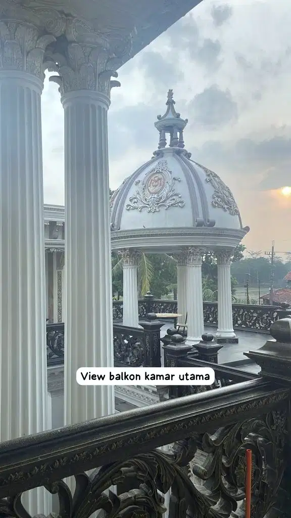 Rumah Lux Klasik Mewah di Purwakarta Jawa Barat Siap Huni