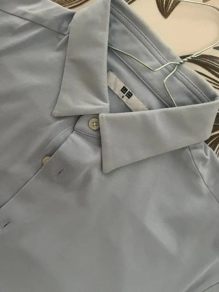 OBRAL Kemeja Uniqlo Biru Muda