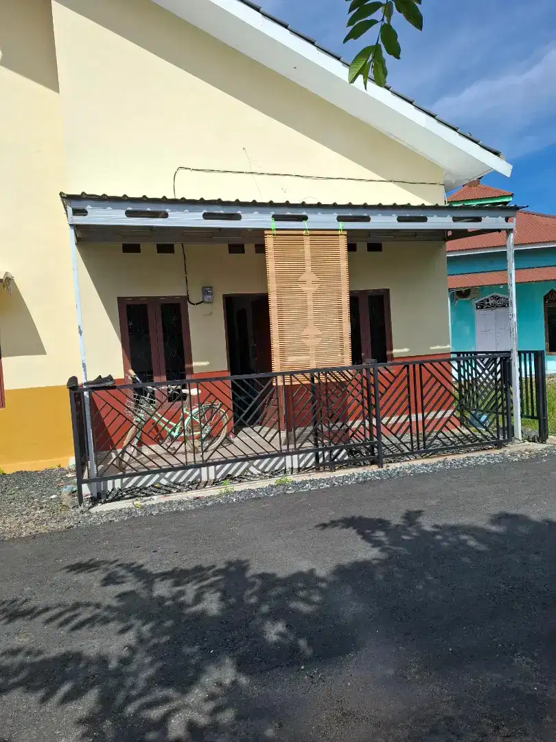 DISEWAKAN RUMAH