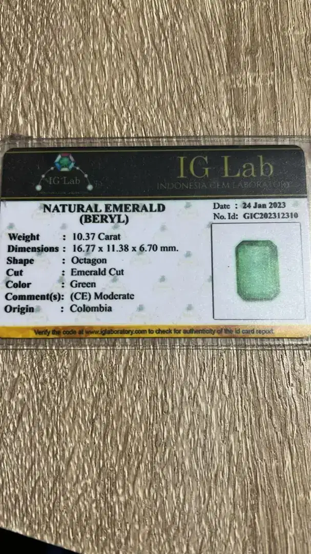 For Sale Batu Natural Emerald ( Beryl)