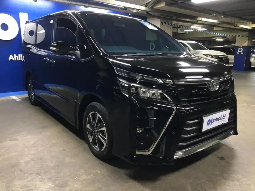 DP Rendah Toyota Voxy 2.0 Bensin-AT 2018 PSFSTS