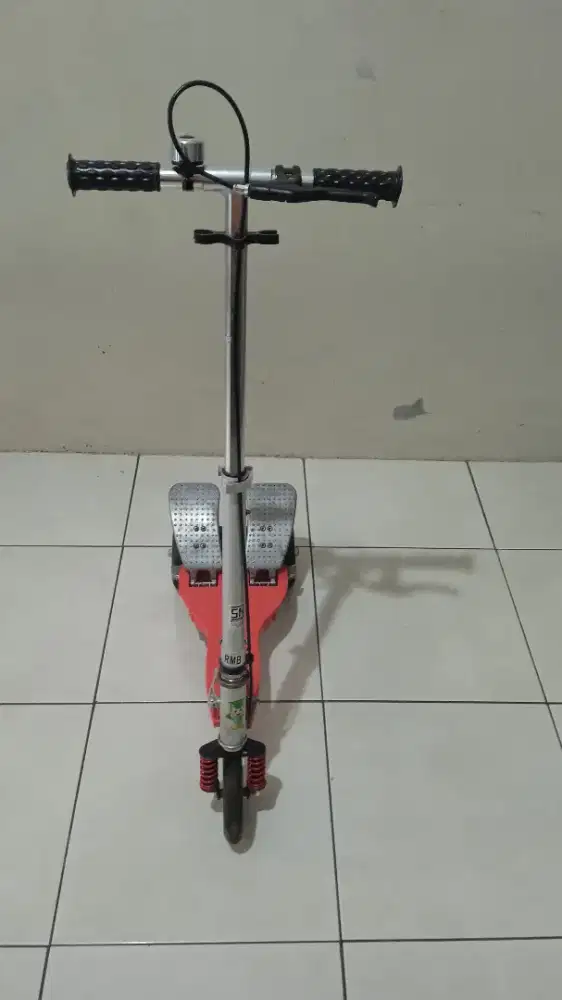Skuter anak merk RMB