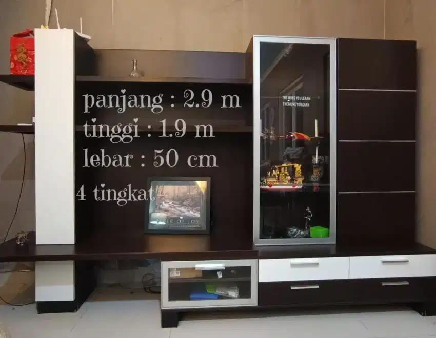 Lemari TV multifungsi , dijual cepat