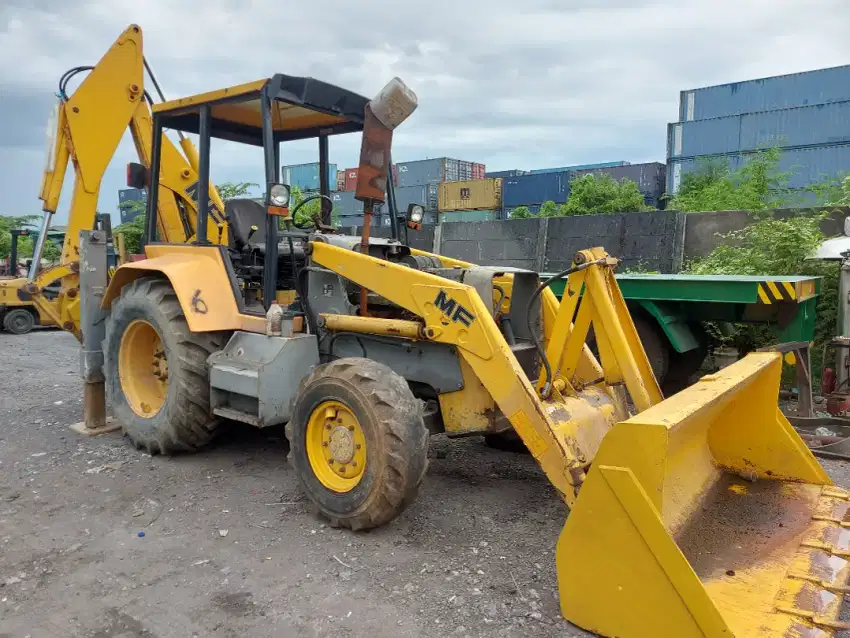 Backhoe Loader/Loader