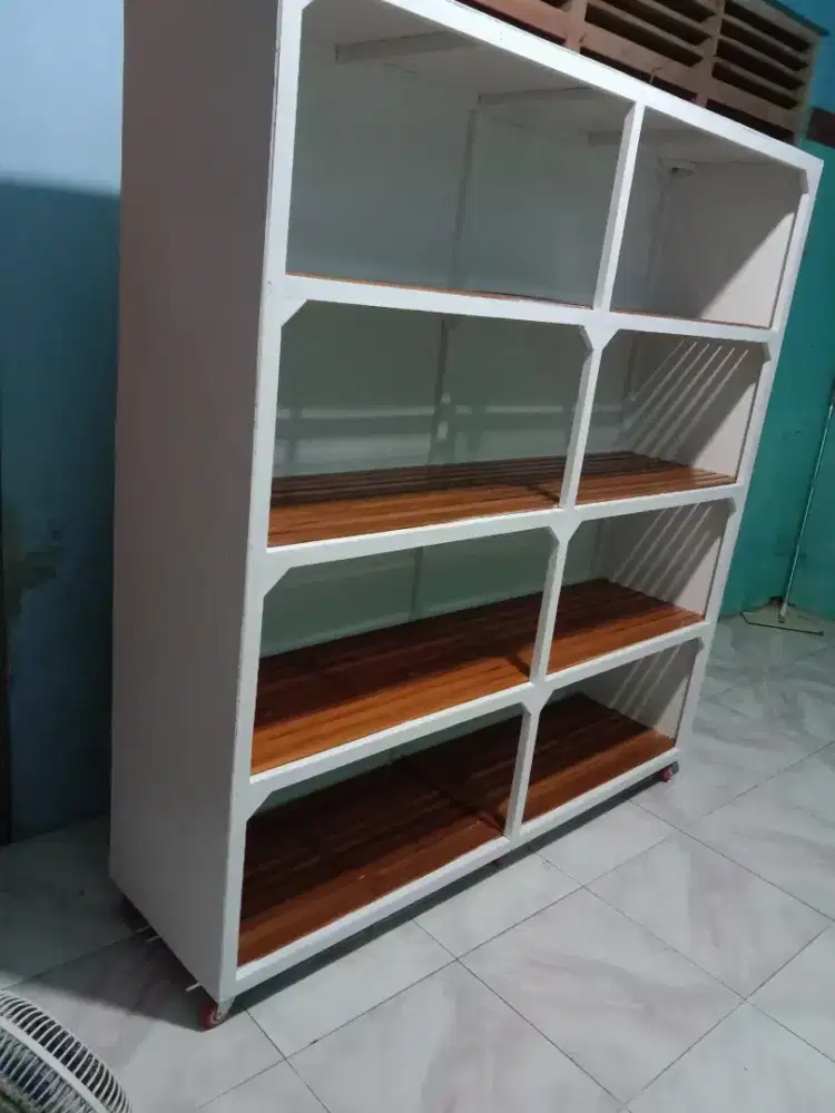 Rak kayu rak toko dll