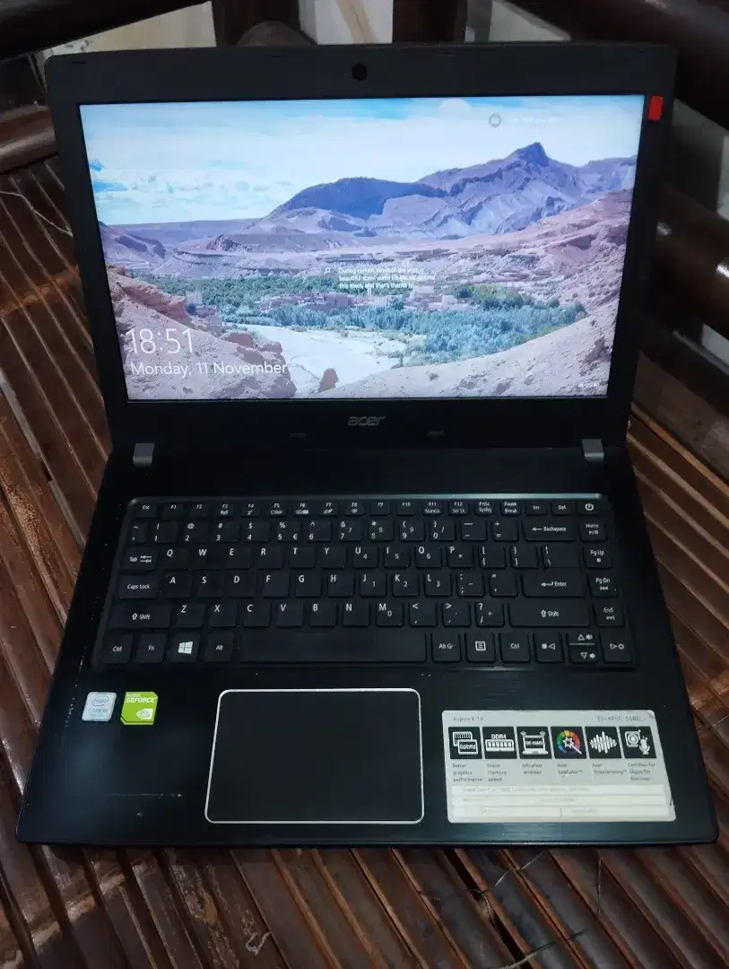 Acer. CORE I5-7200u. 8gb/256gb. Doubel vga intel + Nvidia 940MX (2Gb)