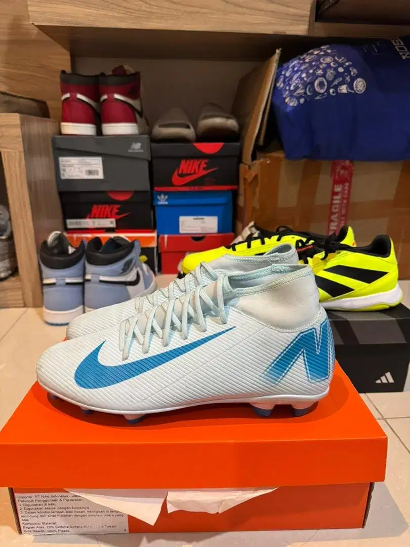 Sepatu Bola Nike