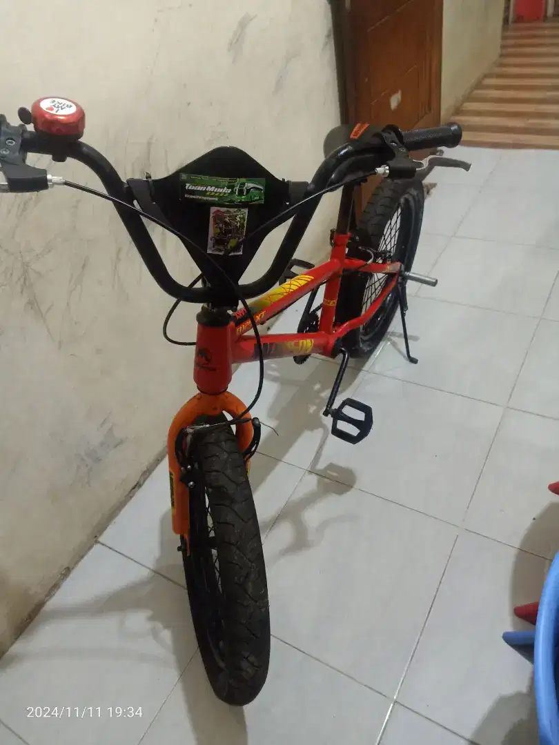 Sepeda BMX ukuran 20