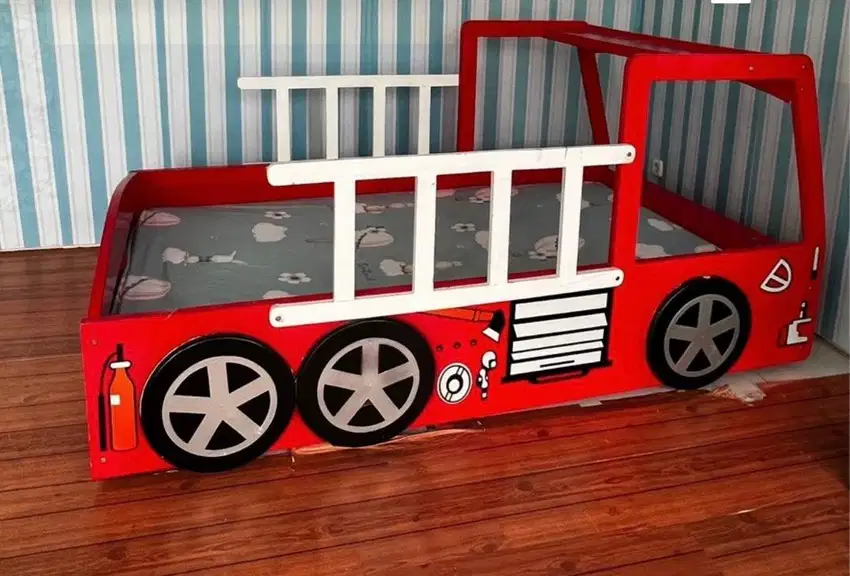 FIRE ENGINE BED ( CHARACTER BED )