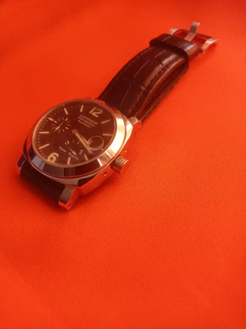 LUMINOR PANERAI AUTOMATIC
SWISS MADE
STAINLESS STEEL