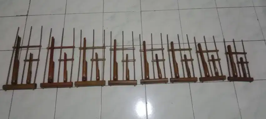 Satu set angklung