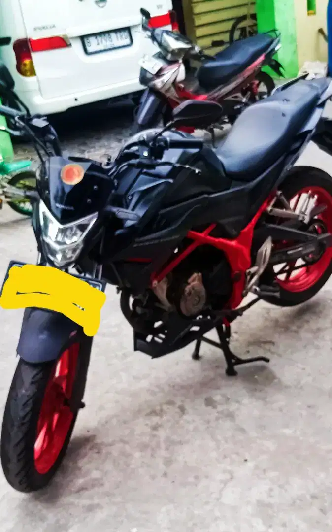 Di jual motor Honda cb150r