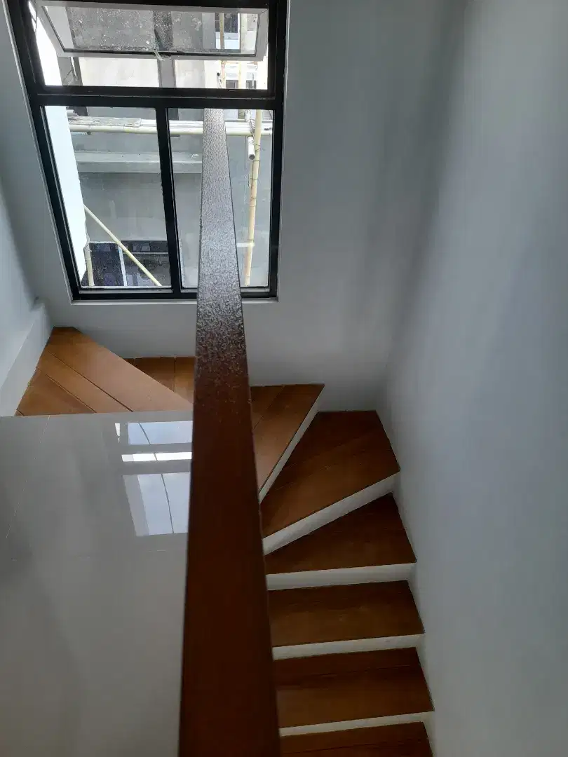 RUMAH ESTETIC BISA KPR TUNAI INHOUSE