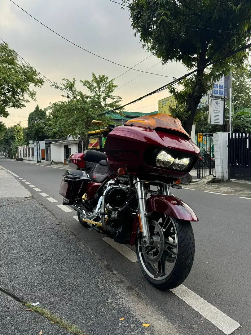 DIJUAL HARLEY DAVIDSON ROADGLIDE M8 FULLPAPER FP PRIBADI. SPECIALCOLOR